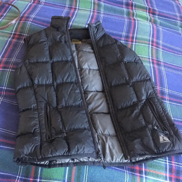 Eddie Bauer puffy vest size M